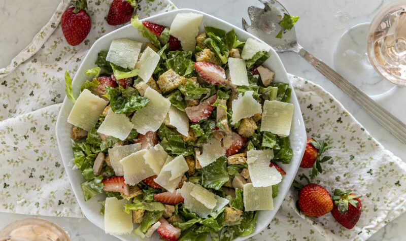 Ceaser salat með jarðaberjum