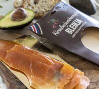 Avocadó ristað brauð með bleikju og hleyptu eggi