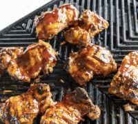 bbq kjúklingasalat með ljúffengri kóríanderdressingu
