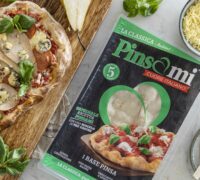 Pinsa með pepperóní, perum og gráðosti