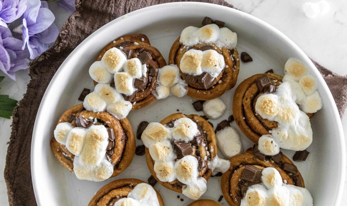 Einfaldir og mjög fljótlegir smores kanilsnúðar