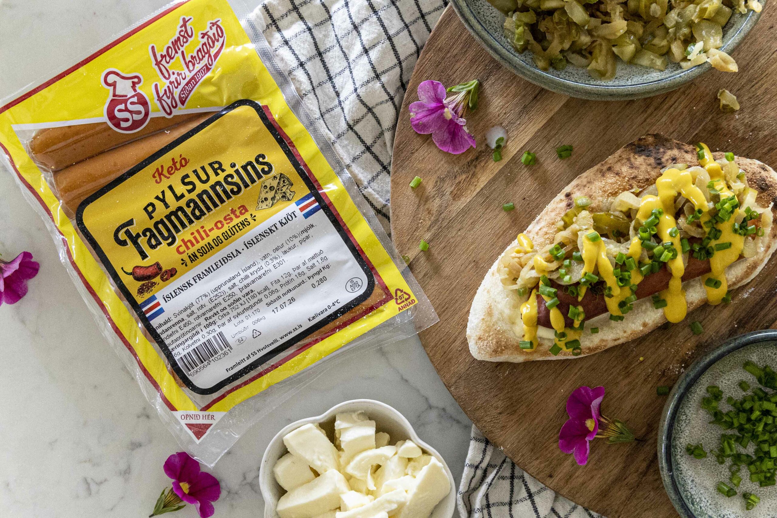 Pizzadog - chili-ostapylsa í pizzadeigi