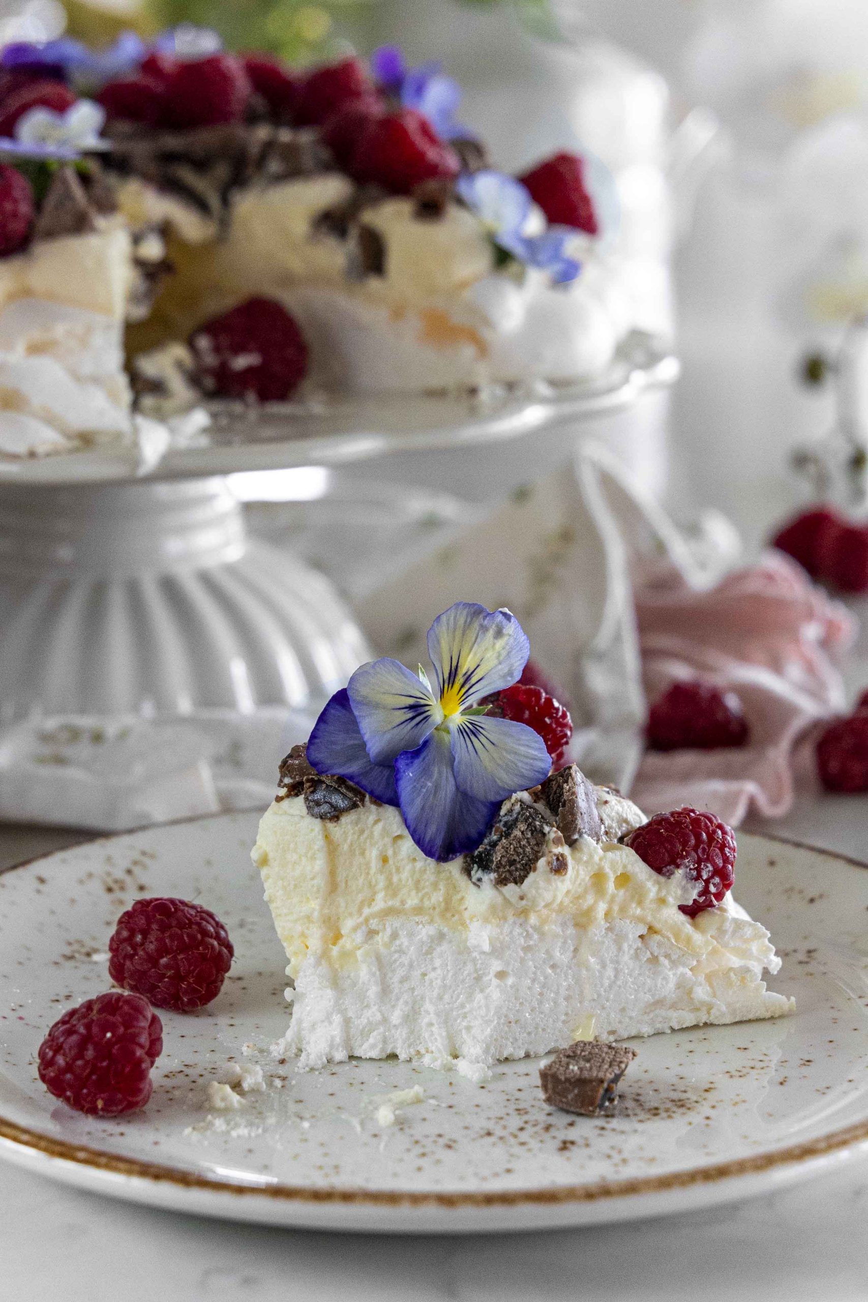 Hjúplakkrís og hindberja pavlova