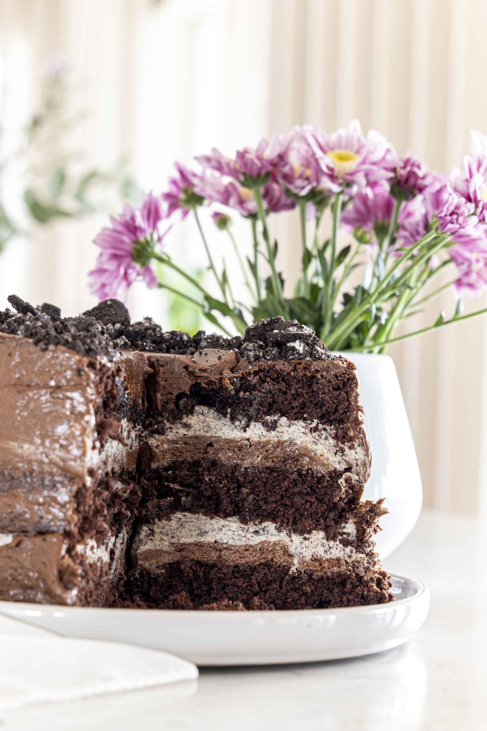 Súkkulaði fudge kaka með oreo smjörkremsfyllingu
