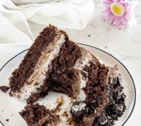 Súkkulaði fudge kaka með oreo smjörkremsfyllingu