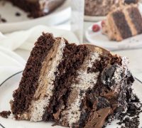 Súkkulaði fudge kaka með oreo smjörkremsfyllingu