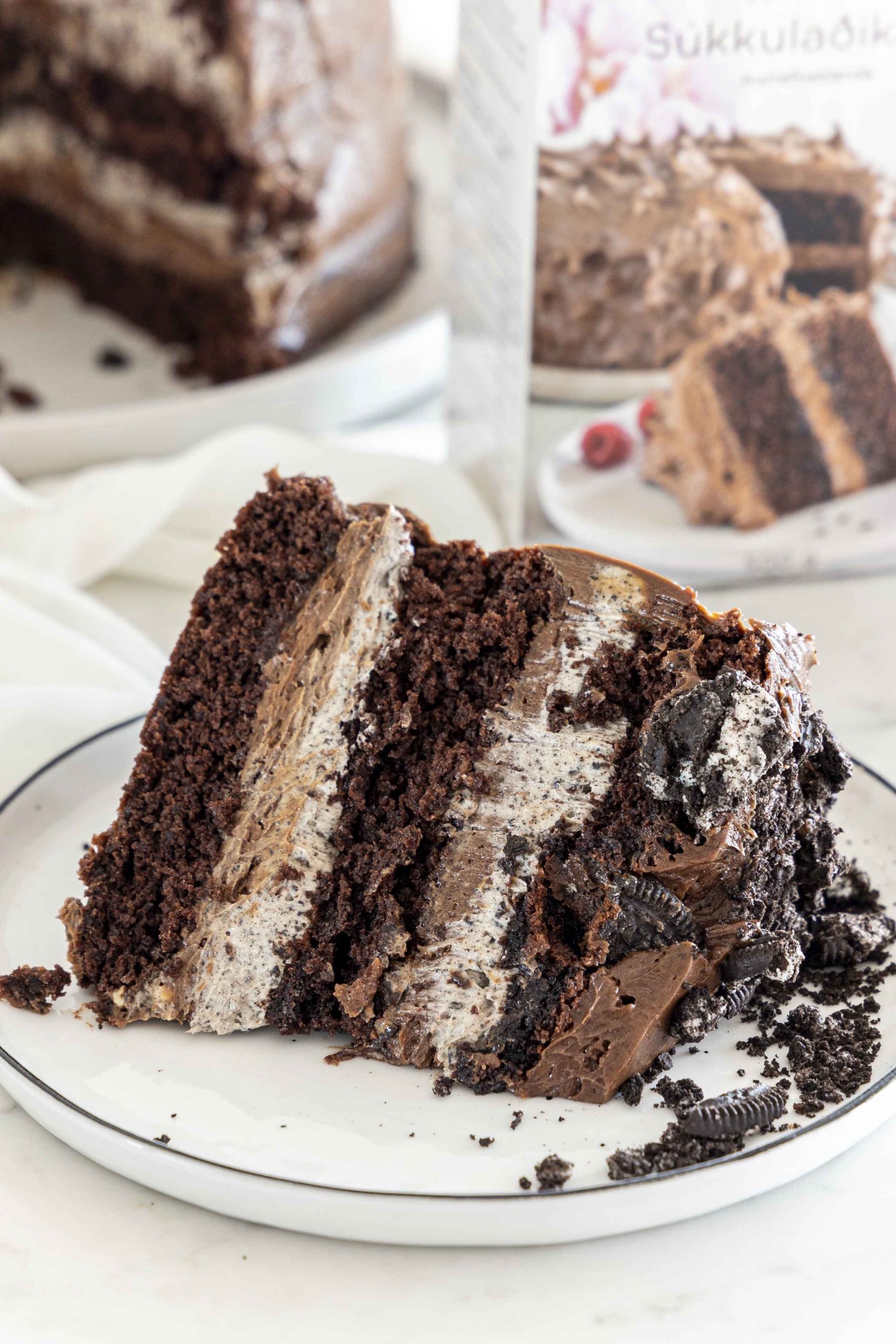 Súkkulaði fudge kaka með oreo smjörkremsfyllingu