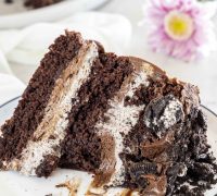 Súkkulaði fudge kaka með oreo smjörkremsfyllingu