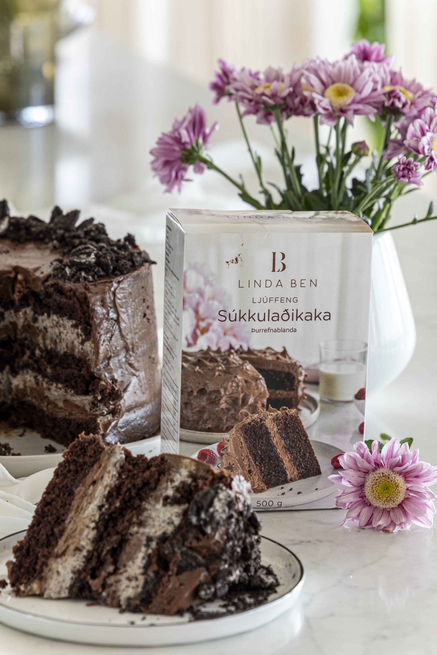 Súkkulaði fudge kaka með oreo smjörkremsfyllingu