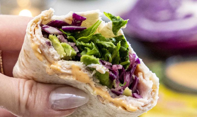 Kjúklingavefjur með spicy mæjó og avocadó